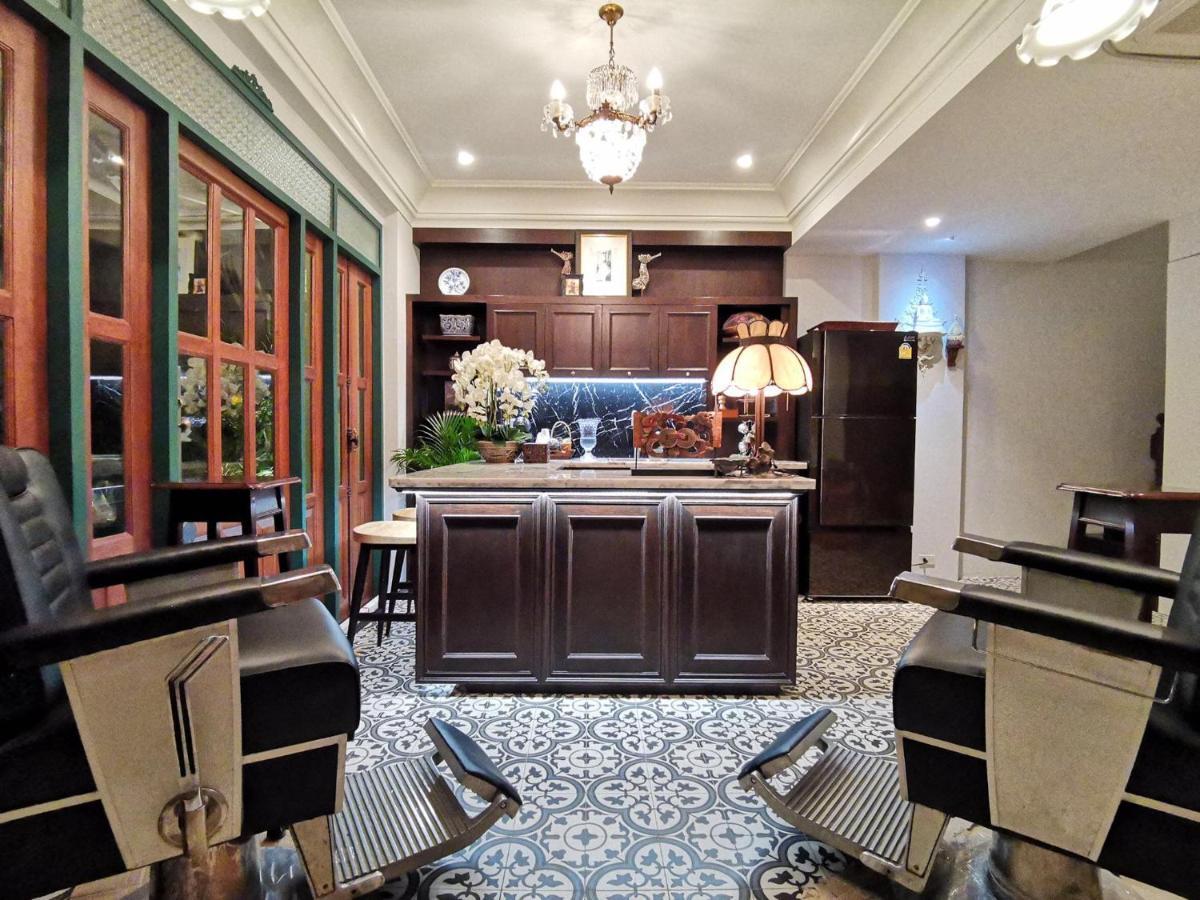 The Knight House Bangkok Appartement Buitenkant foto