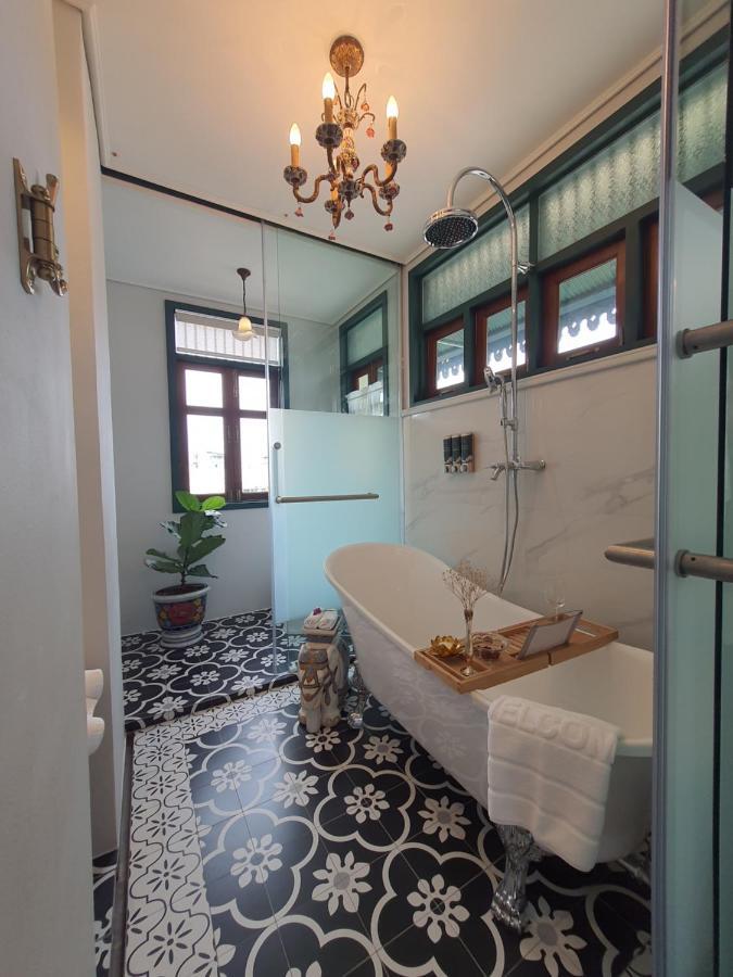 The Knight House Bangkok Appartement Buitenkant foto